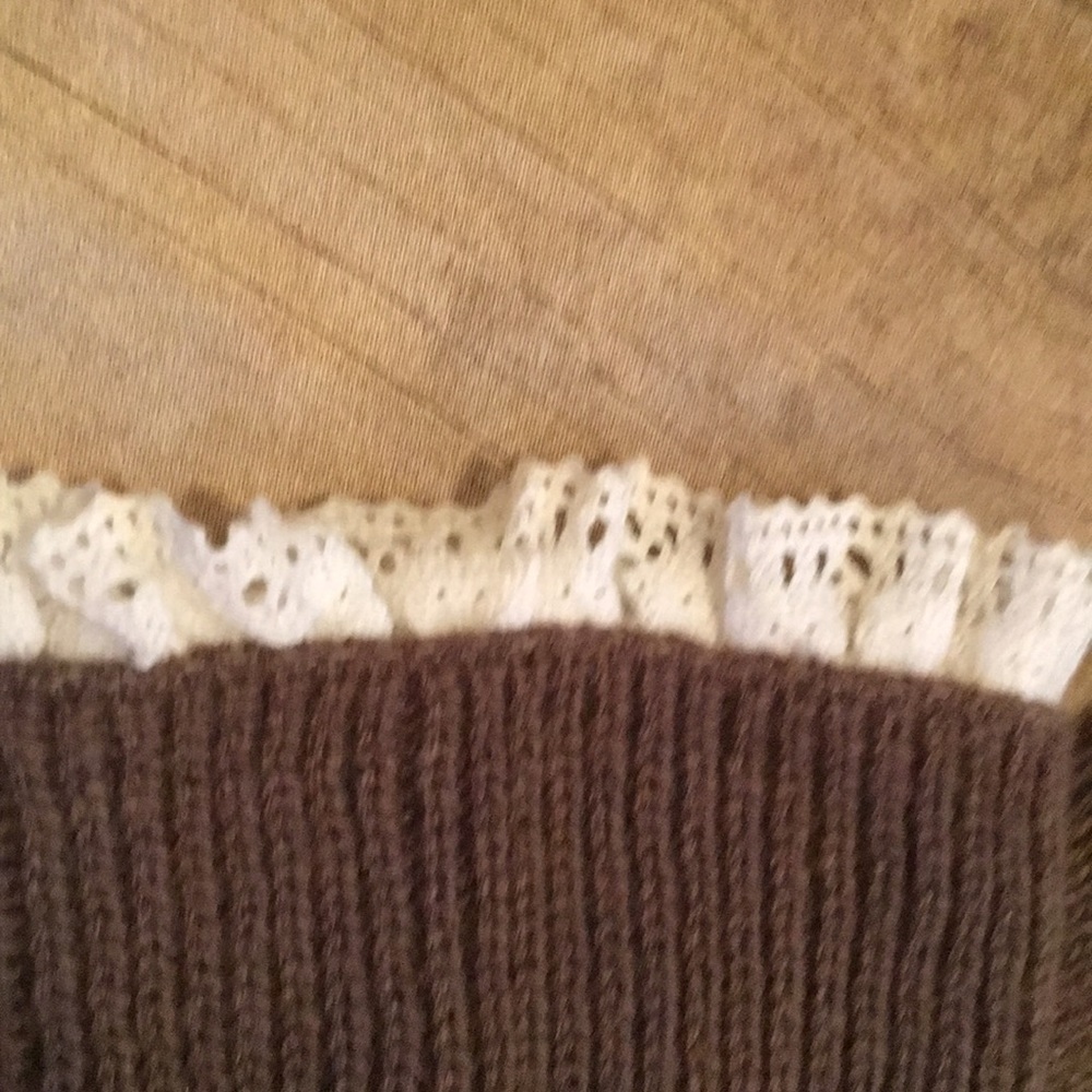 Brown boot cuffs with lace edging - Picture 2 of 2
